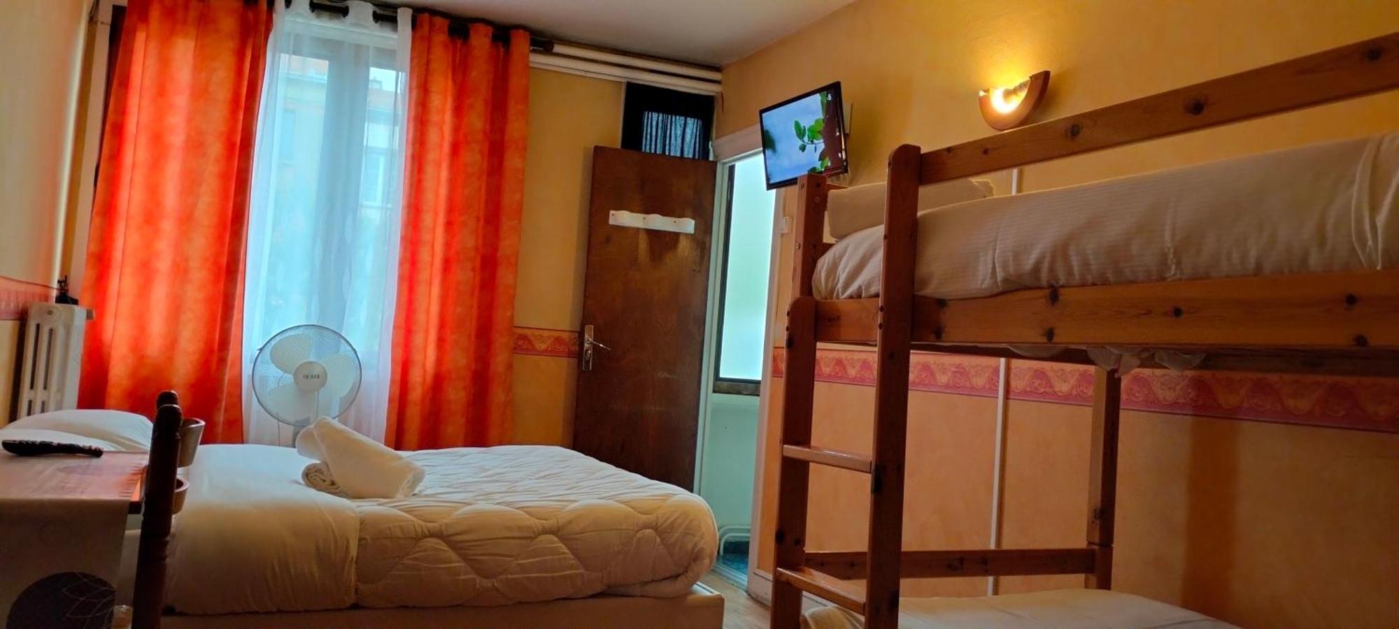 La Caravelle Hotel Riom Buitenkant foto