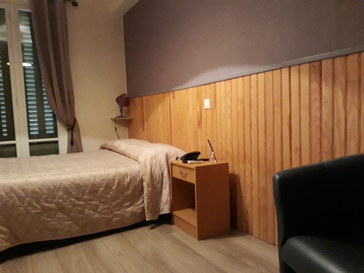 La Caravelle Hotel Riom Buitenkant foto