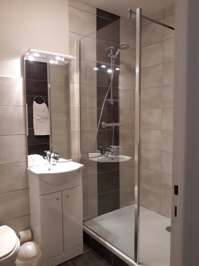 La Caravelle Hotel Riom Buitenkant foto