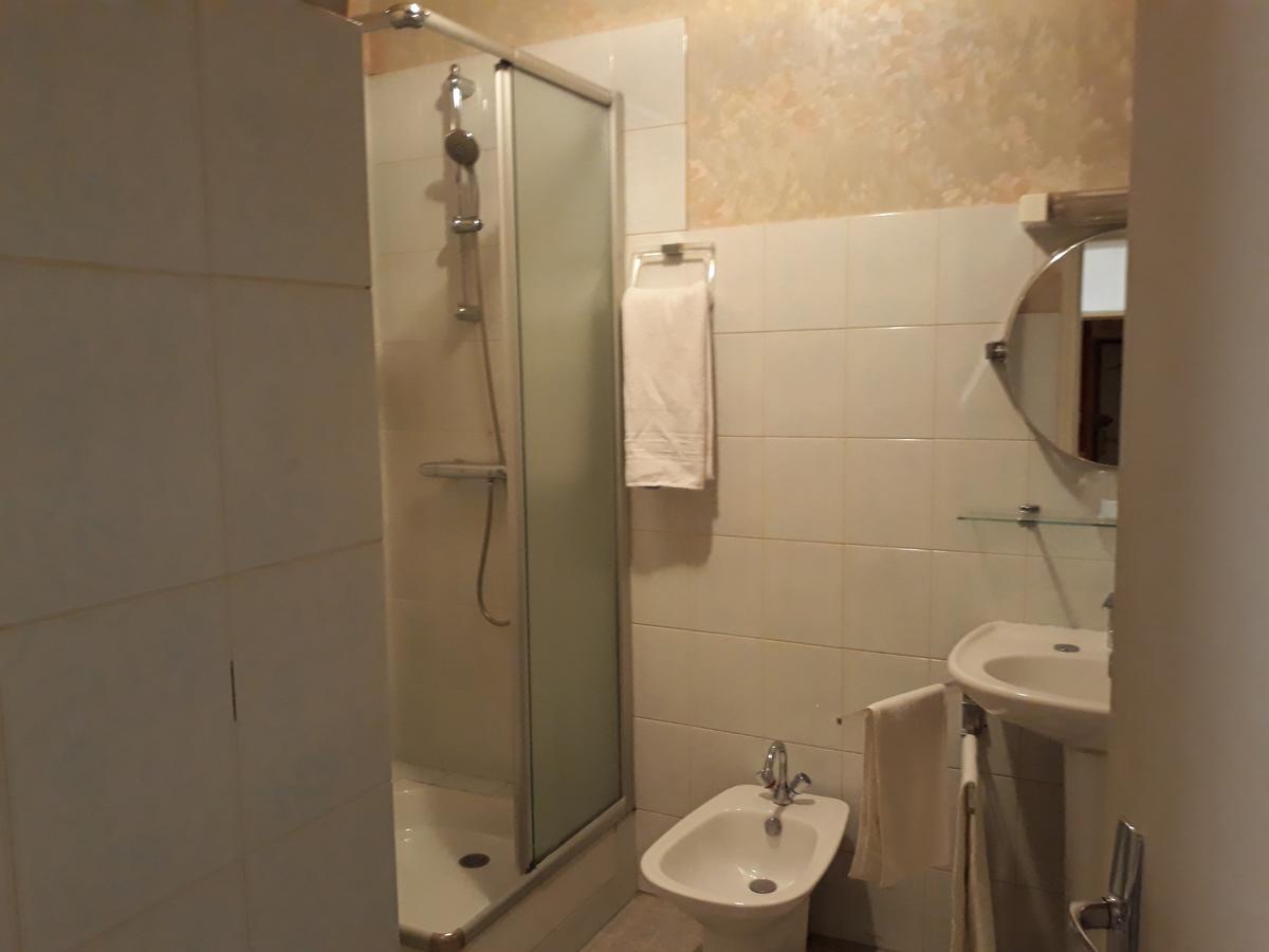 La Caravelle Hotel Riom Buitenkant foto