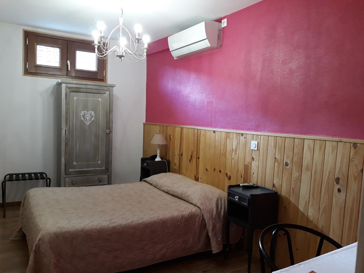 La Caravelle Hotel Riom Buitenkant foto